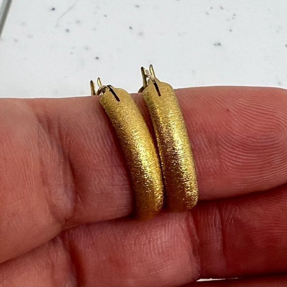 Gold Tone Hoop Earrings Textured 3/4 Inch Thin Dainty Pierced Matte - Picture 3 of 7